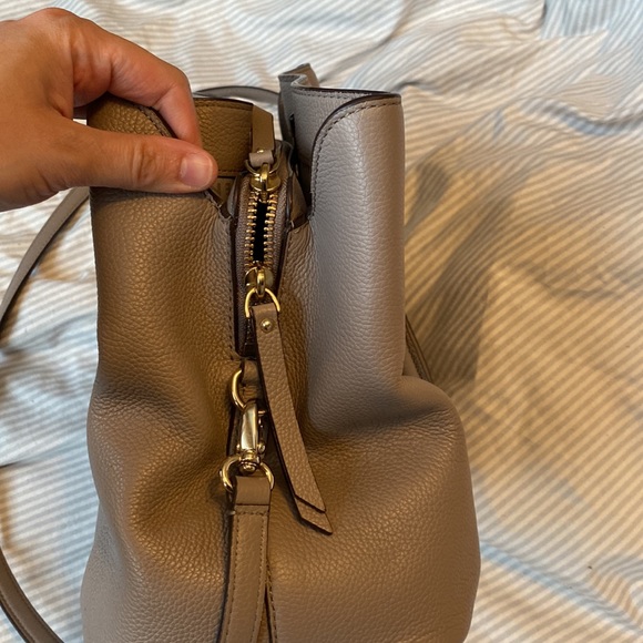 *SOLD* Kate Spade purse. More taupe in colour - Picture 9 of 10